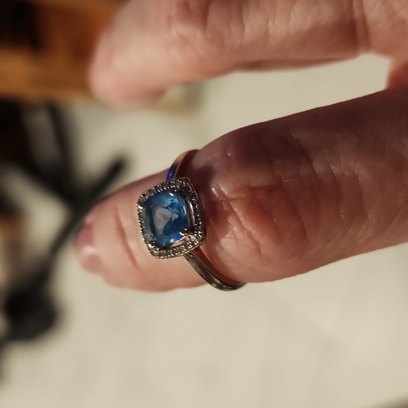 14k White Gold Ladies Blue & Diamond Ring ring - Picture 16 of 17